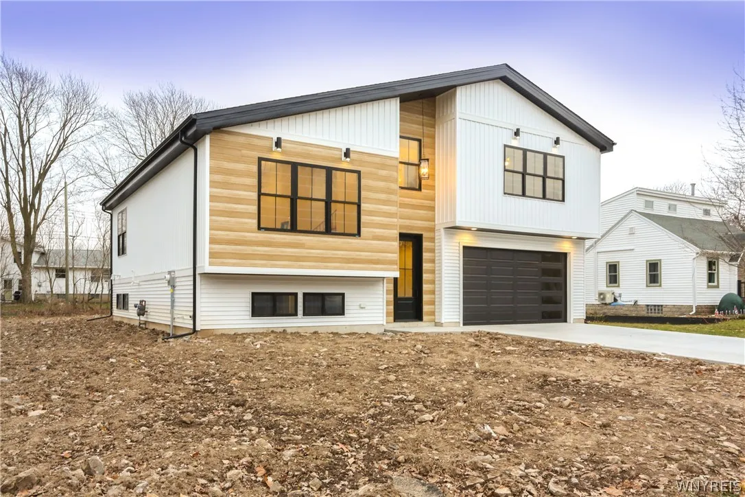 4183 Connection Drive, Clarence, New York 14221, Clarence, New York 14221, 3 Bedrooms Bedrooms, 11 Rooms Rooms,2 BathroomsBathrooms,Residential,Closed,4183 Connection Drive, Clarence, New York 14221,0,B1665853