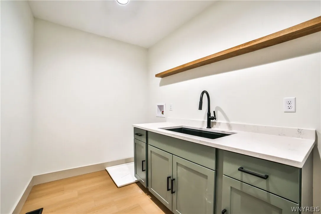 4183 Connection Drive, Clarence, New York 14221, Clarence, New York 14221, 3 Bedrooms Bedrooms, 11 Rooms Rooms,2 BathroomsBathrooms,Residential,Closed,4183 Connection Drive, Clarence, New York 14221,0,B1665853