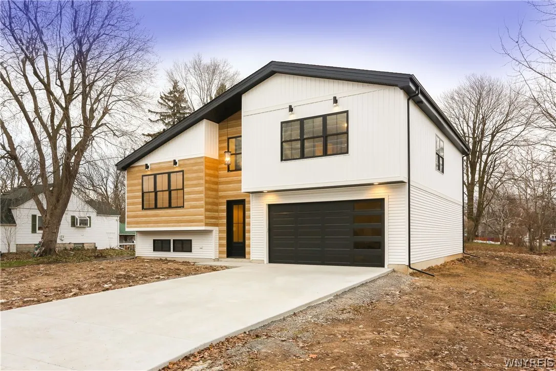 4183 Connection Drive, Clarence, New York 14221, Clarence, New York 14221, 3 Bedrooms Bedrooms, 11 Rooms Rooms,2 BathroomsBathrooms,Residential,Closed,4183 Connection Drive, Clarence, New York 14221,0,B1665853