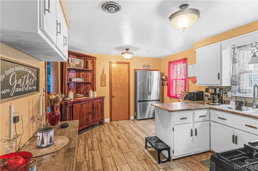 165 Tremont Avenue, Tonawanda, New York 14217, Tonawanda, New York 14217, 4 Bedrooms Bedrooms, ,2 BathroomsBathrooms,Residential,For Sale,165 Tremont Avenue, Tonawanda, New York 14217,0,B1665265