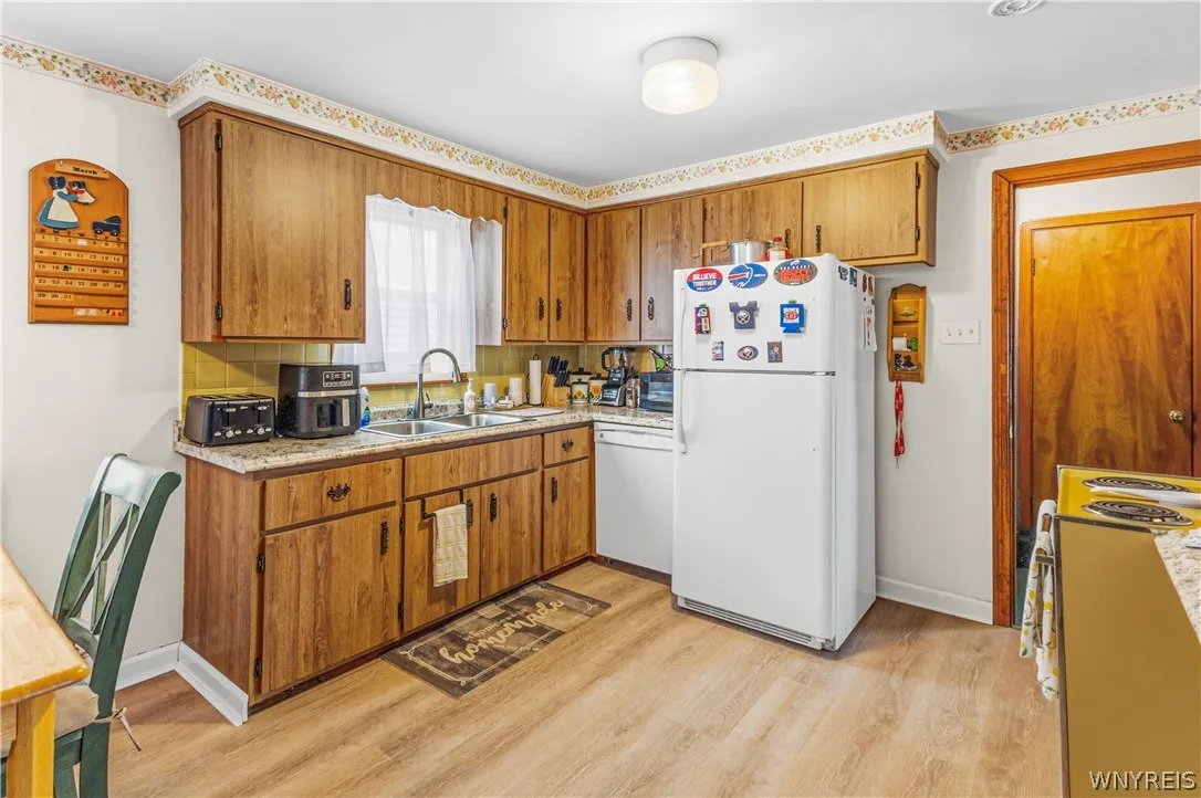 165 Tremont Avenue, Tonawanda, New York 14217, Tonawanda, New York 14217, 4 Bedrooms Bedrooms, ,2 BathroomsBathrooms,Residential,For Sale,165 Tremont Avenue, Tonawanda, New York 14217,0,B1665265