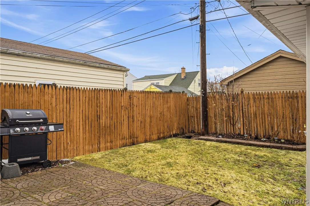 165 Tremont Avenue, Tonawanda, New York 14217, Tonawanda, New York 14217, 4 Bedrooms Bedrooms, ,2 BathroomsBathrooms,Residential,For Sale,165 Tremont Avenue, Tonawanda, New York 14217,0,B1665265