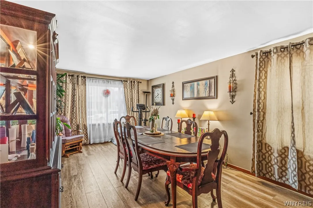 165 Tremont Avenue, Tonawanda, New York 14217, Tonawanda, New York 14217, 4 Bedrooms Bedrooms, ,2 BathroomsBathrooms,Residential,For Sale,165 Tremont Avenue, Tonawanda, New York 14217,0,B1665265