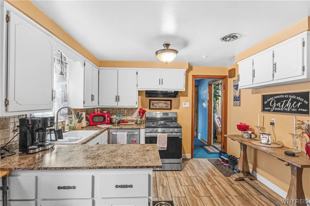 165 Tremont Avenue, Tonawanda, New York 14217, Tonawanda, New York 14217, 4 Bedrooms Bedrooms, ,2 BathroomsBathrooms,Residential,For Sale,165 Tremont Avenue, Tonawanda, New York 14217,0,B1665265