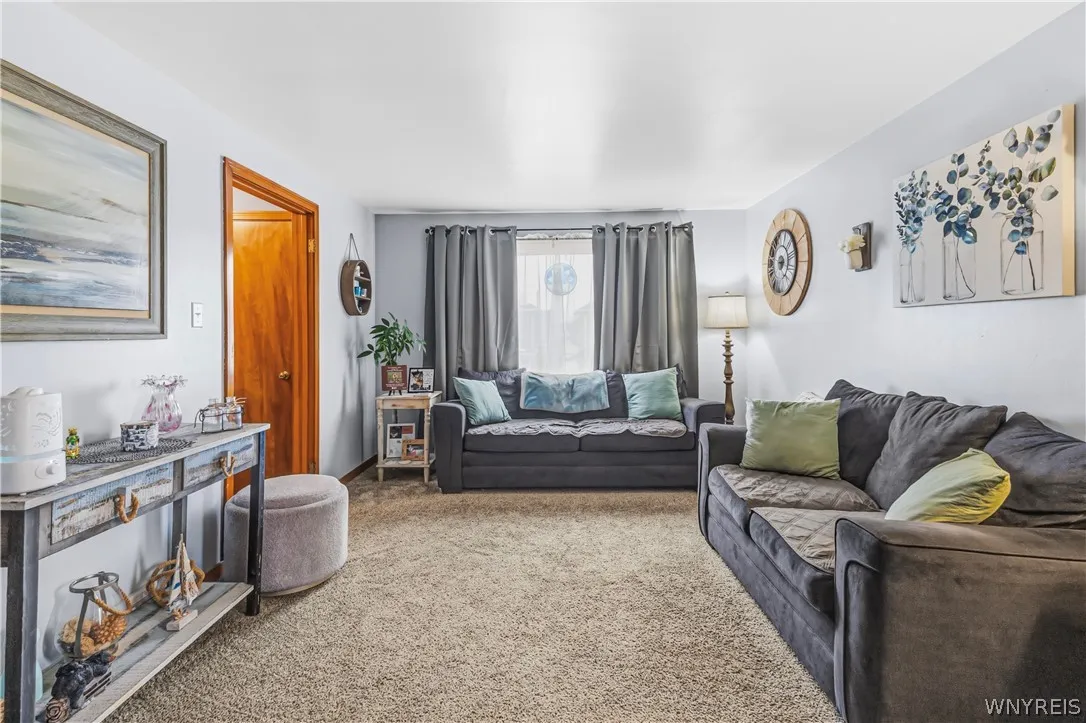 165 Tremont Avenue, Tonawanda, New York 14217, Tonawanda, New York 14217, 4 Bedrooms Bedrooms, ,2 BathroomsBathrooms,Residential,For Sale,165 Tremont Avenue, Tonawanda, New York 14217,0,B1665265