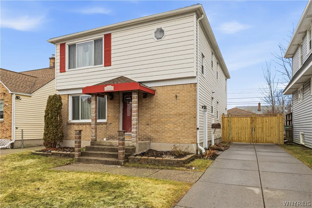 165 Tremont Avenue, Tonawanda, New York 14217, Tonawanda, New York 14217, 4 Bedrooms Bedrooms, ,2 BathroomsBathrooms,Residential,For Sale,165 Tremont Avenue, Tonawanda, New York 14217,0,B1665265