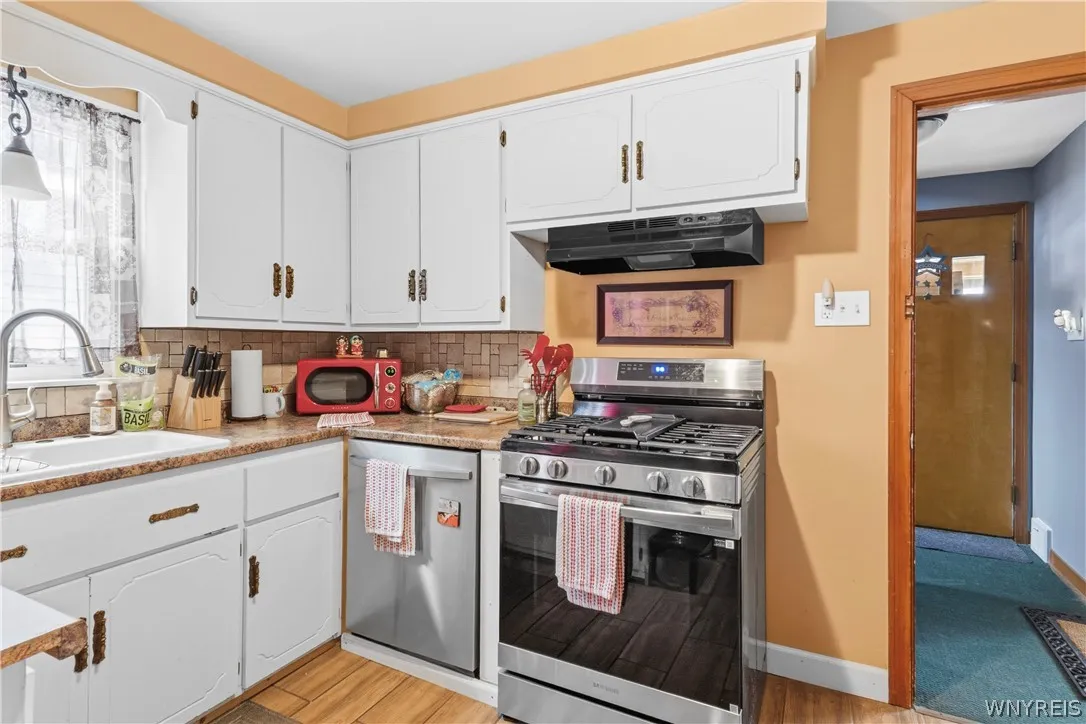 165 Tremont Avenue, Tonawanda, New York 14217, Tonawanda, New York 14217, 4 Bedrooms Bedrooms, ,2 BathroomsBathrooms,Residential,For Sale,165 Tremont Avenue, Tonawanda, New York 14217,0,B1665265