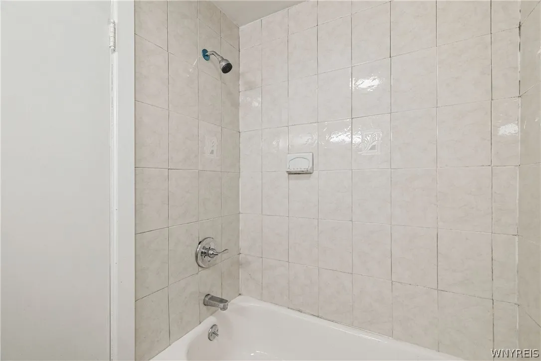 967 Kenmore Avenue, Tonawanda, New York 14217, Tonawanda, New York 14217, 3 Rooms Rooms,Commercial Sale,For Sale,967 Kenmore Avenue, Tonawanda, New York 14217,0,B1665555