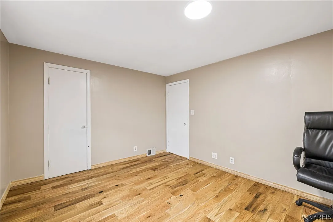 967 Kenmore Avenue, Tonawanda, New York 14217, Tonawanda, New York 14217, 3 Rooms Rooms,Commercial Sale,For Sale,967 Kenmore Avenue, Tonawanda, New York 14217,0,B1665555