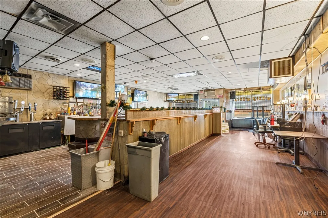 967 Kenmore Avenue, Tonawanda, New York 14217, Tonawanda, New York 14217, 3 Rooms Rooms,Commercial Sale,For Sale,967 Kenmore Avenue, Tonawanda, New York 14217,0,B1665555