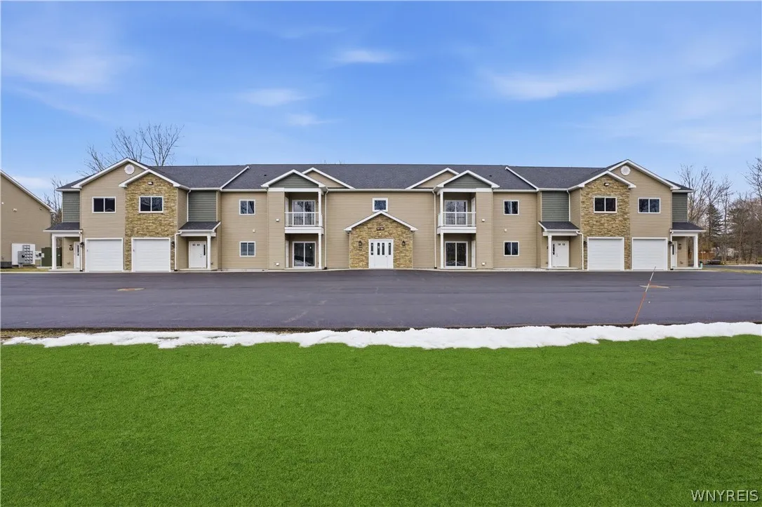 1130 Orchard Park Road, West Seneca, New York 1422, West Seneca, New York 14224, 2 Bedrooms Bedrooms, 5 Rooms Rooms,2 BathroomsBathrooms,Residential Lease,For Rent,1130 Orchard Park Road, West Seneca, New York 1422,0,B1665911