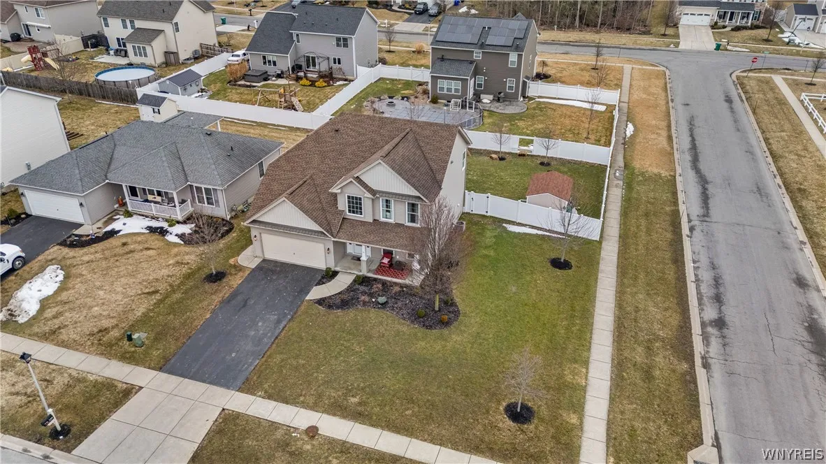 2360 Agassiz Drive, Hamburg, New York 14085, Hamburg, New York 14085, 3 Bedrooms Bedrooms, 11 Rooms Rooms,2 BathroomsBathrooms,Residential,For Sale,2360 Agassiz Drive, Hamburg, New York 14085,0,B1665866