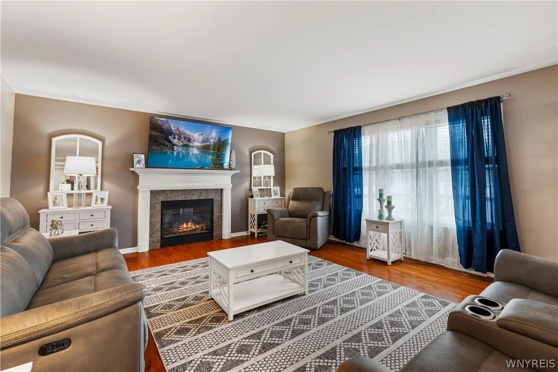 2360 Agassiz Drive, Hamburg, New York 14085, Hamburg, New York 14085, 3 Bedrooms Bedrooms, 11 Rooms Rooms,2 BathroomsBathrooms,Residential,For Sale,2360 Agassiz Drive, Hamburg, New York 14085,0,B1665866