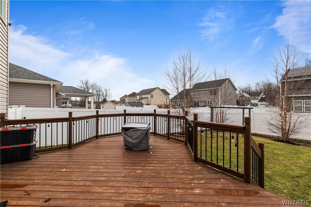 2360 Agassiz Drive, Hamburg, New York 14085, Hamburg, New York 14085, 3 Bedrooms Bedrooms, 11 Rooms Rooms,2 BathroomsBathrooms,Residential,For Sale,2360 Agassiz Drive, Hamburg, New York 14085,0,B1665866