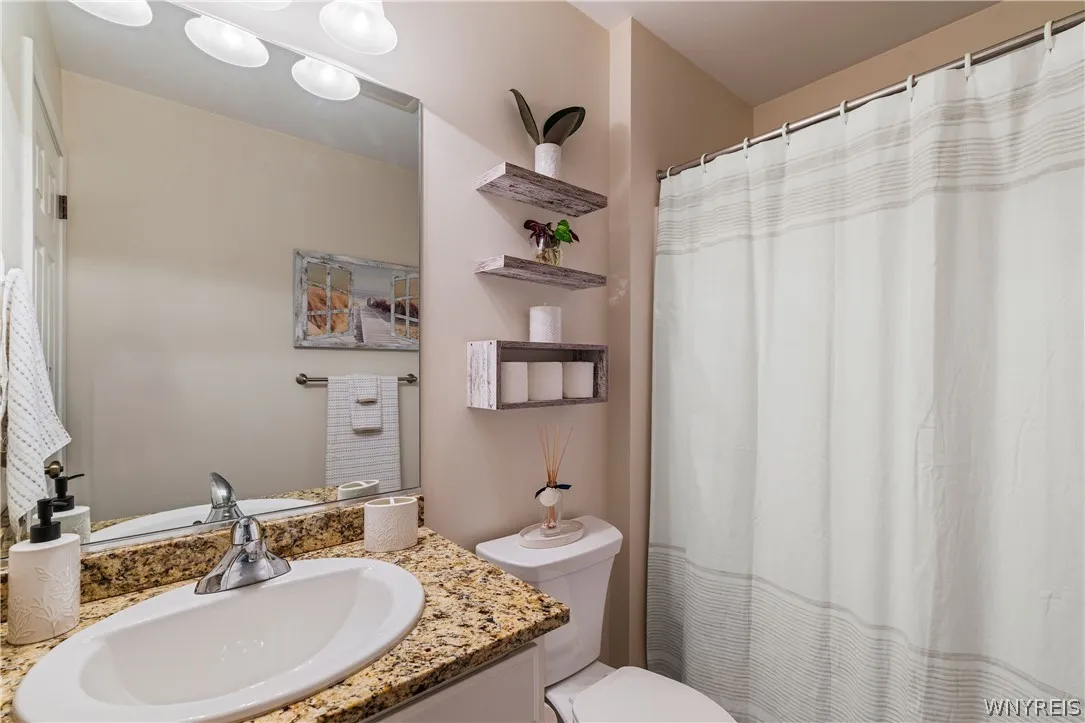 Full Bathroom (2nd Floor)