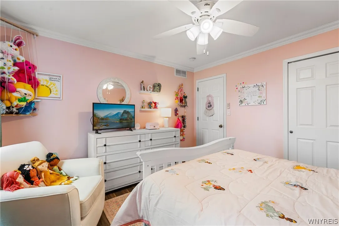 2360 Agassiz Drive, Hamburg, New York 14085, Hamburg, New York 14085, 3 Bedrooms Bedrooms, 11 Rooms Rooms,2 BathroomsBathrooms,Residential,For Sale,2360 Agassiz Drive, Hamburg, New York 14085,0,B1665866