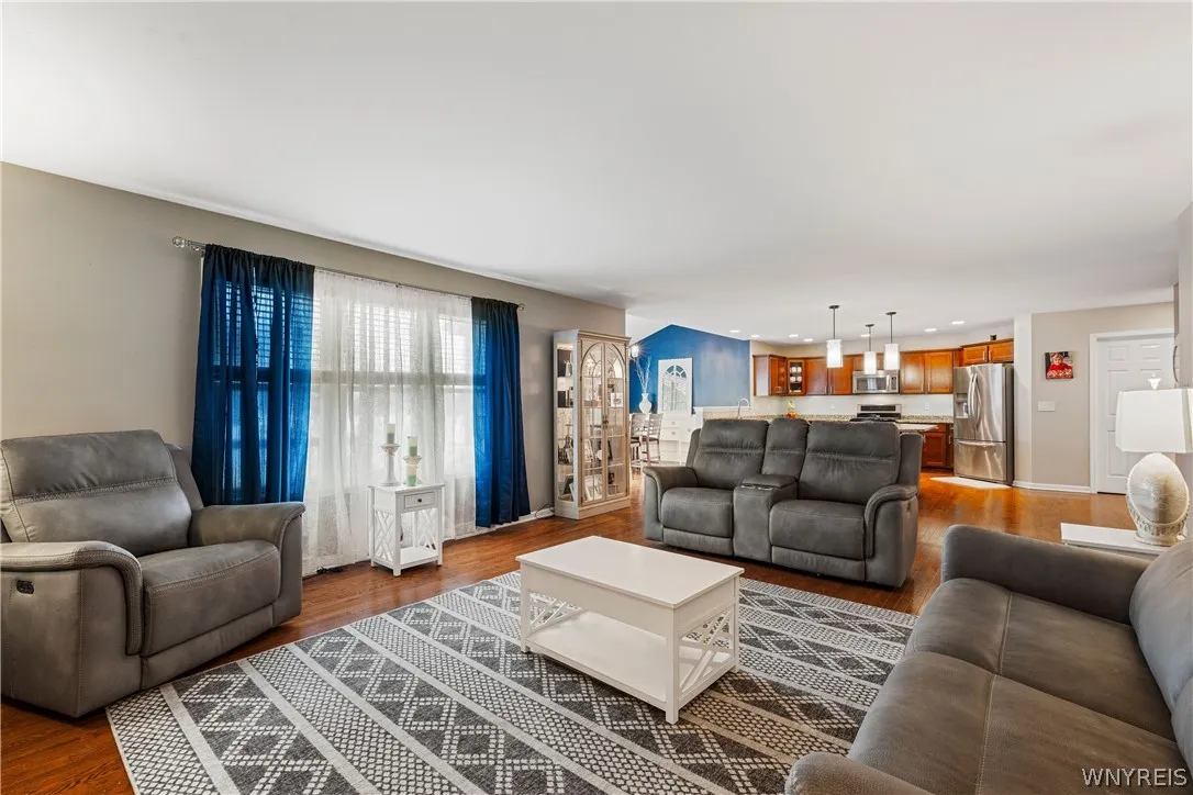 2360 Agassiz Drive, Hamburg, New York 14085, Hamburg, New York 14085, 3 Bedrooms Bedrooms, 11 Rooms Rooms,2 BathroomsBathrooms,Residential,For Sale,2360 Agassiz Drive, Hamburg, New York 14085,0,B1665866