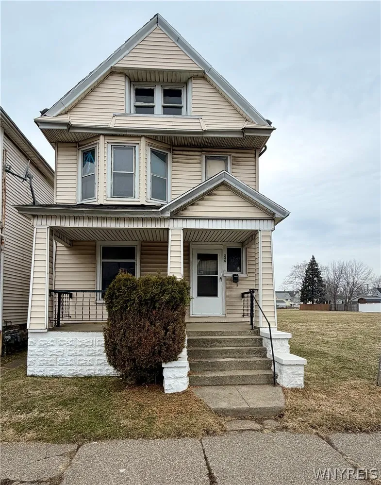 246 Amherst Street, Buffalo, New York 14207, Buffalo, New York 14207, 3 Bedrooms Bedrooms, 9 Rooms Rooms,2 BathroomsBathrooms,Residential,Closed,246 Amherst Street, Buffalo, New York 14207,0,B1664716