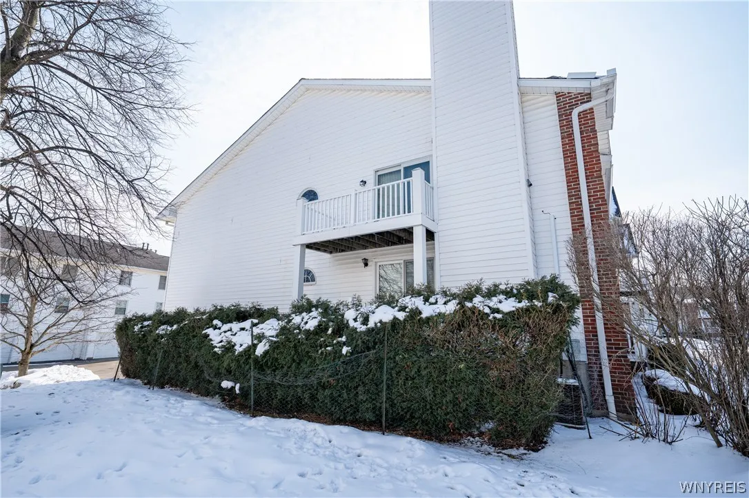950 Hopkins Rd. A, Amherst, New York 14221, Amherst, New York 14221, 2 Bedrooms Bedrooms, 5 Rooms Rooms,2 BathroomsBathrooms,Residential,For Sale,950 Hopkins Rd. A, Amherst, New York 14221,0,B1665664