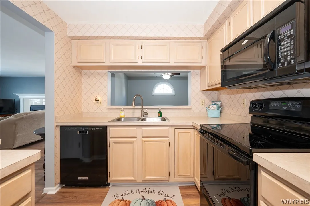 950 Hopkins Rd. A, Amherst, New York 14221, Amherst, New York 14221, 2 Bedrooms Bedrooms, 5 Rooms Rooms,2 BathroomsBathrooms,Residential,For Sale,950 Hopkins Rd. A, Amherst, New York 14221,0,B1665664