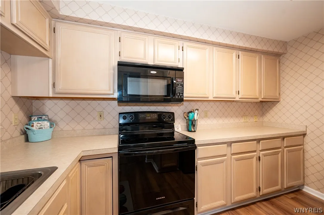 950 Hopkins Rd. A, Amherst, New York 14221, Amherst, New York 14221, 2 Bedrooms Bedrooms, 5 Rooms Rooms,2 BathroomsBathrooms,Residential,For Sale,950 Hopkins Rd. A, Amherst, New York 14221,0,B1665664
