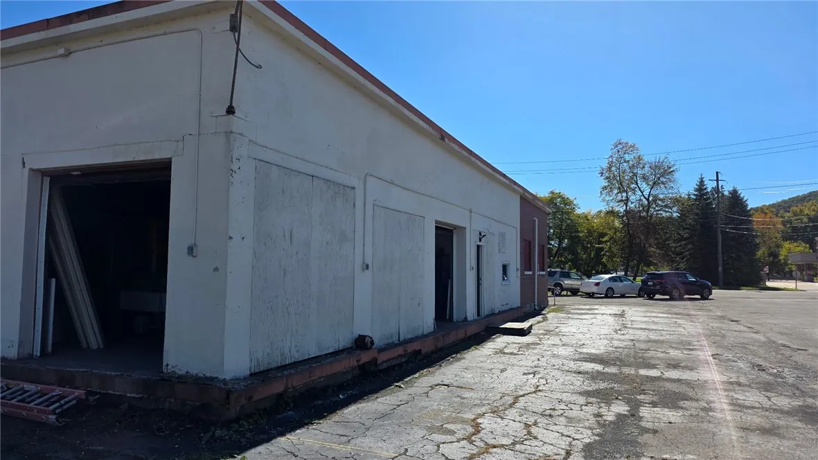 363 E Market St Ext, Corning City, New York 14830, Corning City, New York 14830, ,Commercial Lease,For Rent,363 E Market St Ext, Corning City, New York 14830,0,R1666163