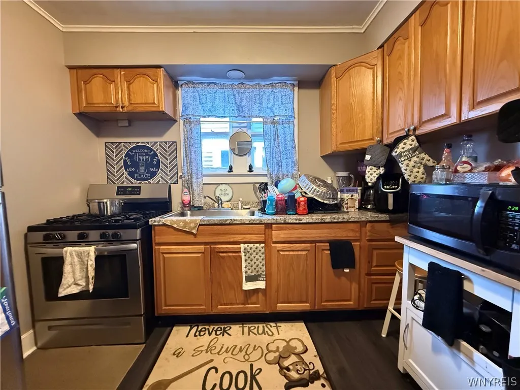 124 Newfield Street, Buffalo, New York 14207, Buffalo, New York 14207, 4 Bedrooms Bedrooms, 7 Rooms Rooms,1 BathroomBathrooms,Residential,For Sale,124 Newfield Street, Buffalo, New York 14207,0,B1664104