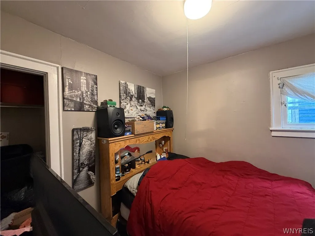 124 Newfield Street, Buffalo, New York 14207, Buffalo, New York 14207, 4 Bedrooms Bedrooms, 7 Rooms Rooms,1 BathroomBathrooms,Residential,For Sale,124 Newfield Street, Buffalo, New York 14207,0,B1664104