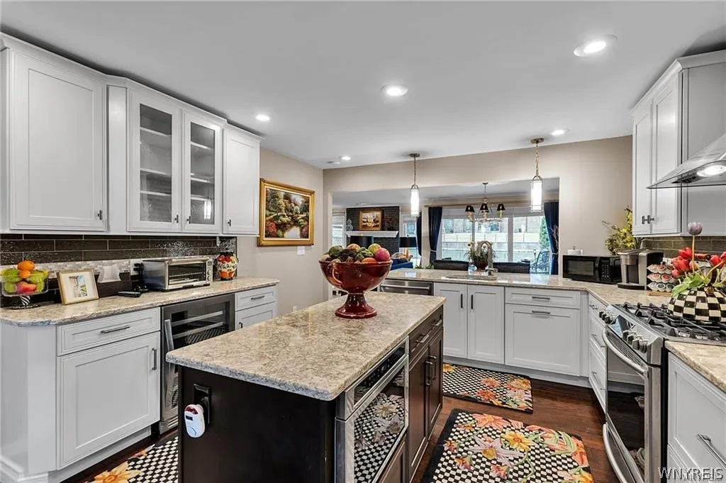 61 Hidden Ridge, Amherst, New York 14221, Amherst, New York 14221, 3 Bedrooms Bedrooms, 6 Rooms Rooms,2 BathroomsBathrooms,Residential,For Sale,61 Hidden Ridge, Amherst, New York 14221,0,B1666766