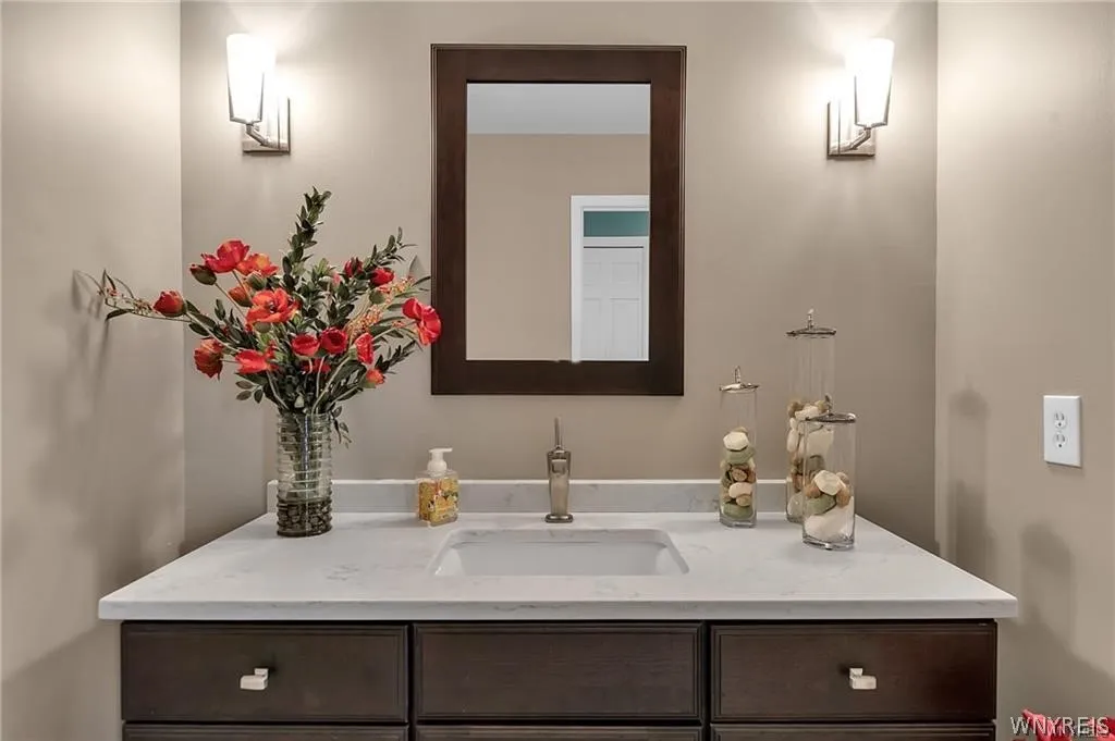 61 Hidden Ridge, Amherst, New York 14221, Amherst, New York 14221, 3 Bedrooms Bedrooms, 6 Rooms Rooms,2 BathroomsBathrooms,Residential,For Sale,61 Hidden Ridge, Amherst, New York 14221,0,B1666766