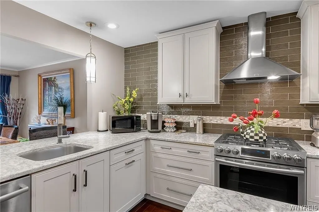 61 Hidden Ridge, Amherst, New York 14221, Amherst, New York 14221, 3 Bedrooms Bedrooms, 6 Rooms Rooms,2 BathroomsBathrooms,Residential,For Sale,61 Hidden Ridge, Amherst, New York 14221,0,B1666766