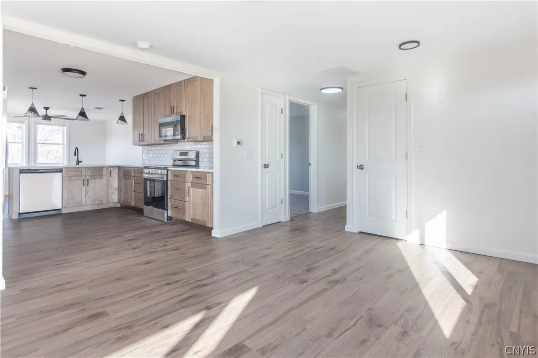 17079 May Irwin Road, Clayton, New York 13624, Clayton, New York 13624, 3 Bedrooms Bedrooms, 7 Rooms Rooms,1 BathroomBathrooms,Residential,For Sale,17079 May Irwin Road, Clayton, New York 13624,0,S1666548