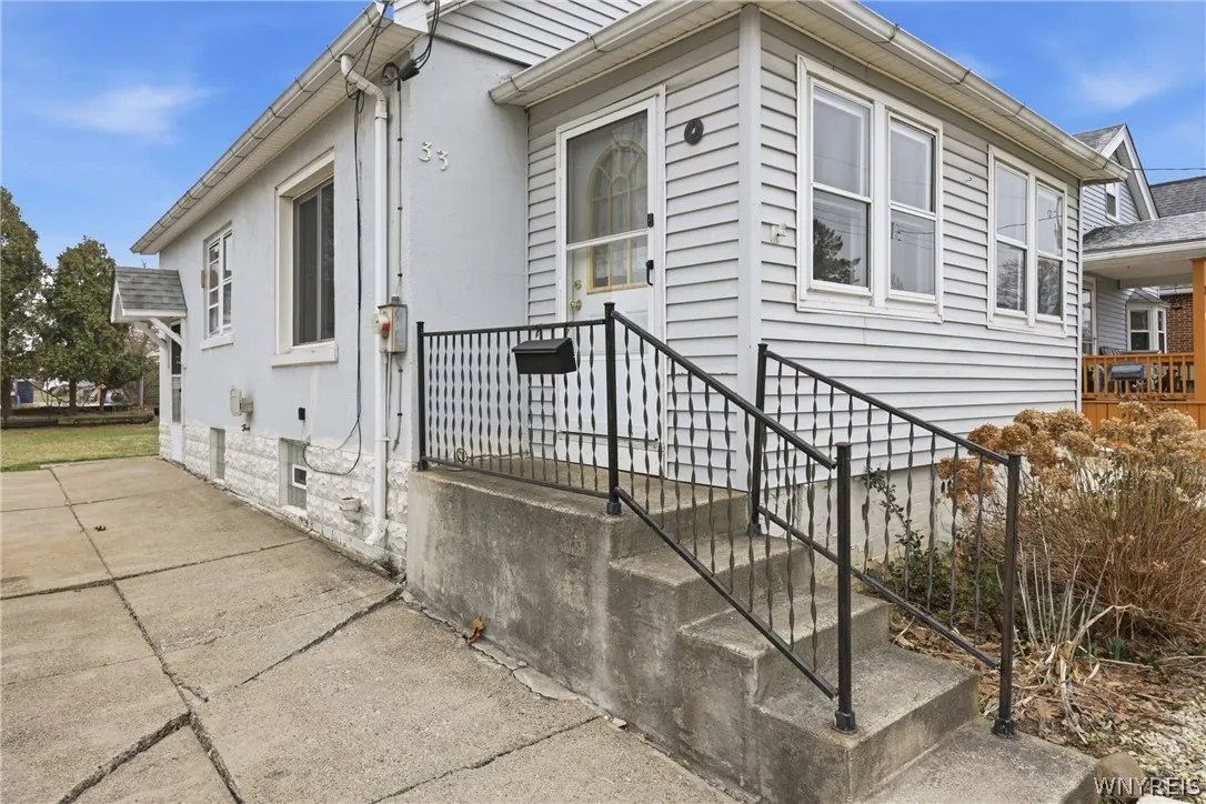 33 Julian Avenue 33, Lackawanna, New York 14218, Lackawanna, New York 14218, 2 Bedrooms Bedrooms, 6 Rooms Rooms,1 BathroomBathrooms,Residential,For Sale,33 Julian Avenue 33, Lackawanna, New York 14218,0,B1666979