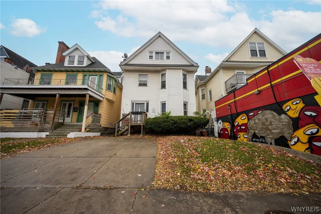 1094 Elmwood Avenue, Buffalo, New York 14222, Buffalo, New York 14222, 10 Bedrooms Bedrooms, ,4 BathroomsBathrooms,Residential,Closed,1094 Elmwood Avenue, Buffalo, New York 14222,0,B1667042