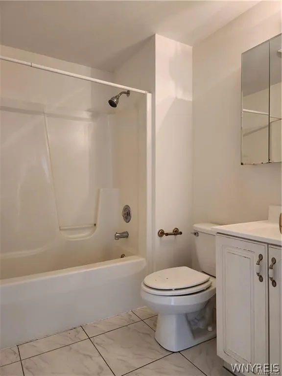 8845 County, Amherst, New York 14051, Amherst, New York 14051, 3 Bedrooms Bedrooms, 6 Rooms Rooms,2 BathroomsBathrooms,Residential Lease,For Rent,8845 County, Amherst, New York 14051,0,B1667058