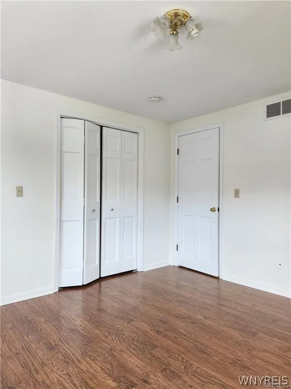 8845 County, Amherst, New York 14051, Amherst, New York 14051, 3 Bedrooms Bedrooms, 6 Rooms Rooms,2 BathroomsBathrooms,Residential Lease,For Rent,8845 County, Amherst, New York 14051,0,B1667058