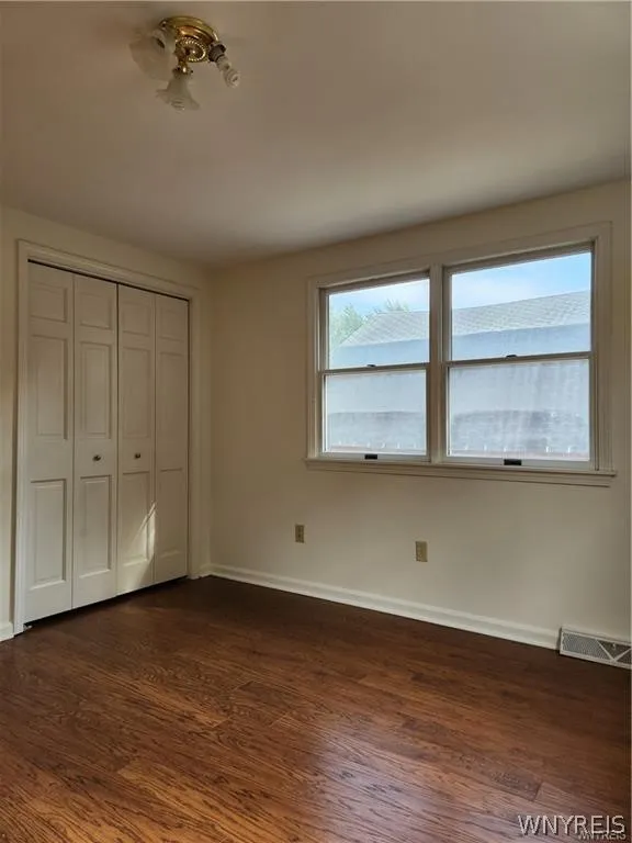 8845 County, Amherst, New York 14051, Amherst, New York 14051, 3 Bedrooms Bedrooms, 6 Rooms Rooms,2 BathroomsBathrooms,Residential Lease,For Rent,8845 County, Amherst, New York 14051,0,B1667058