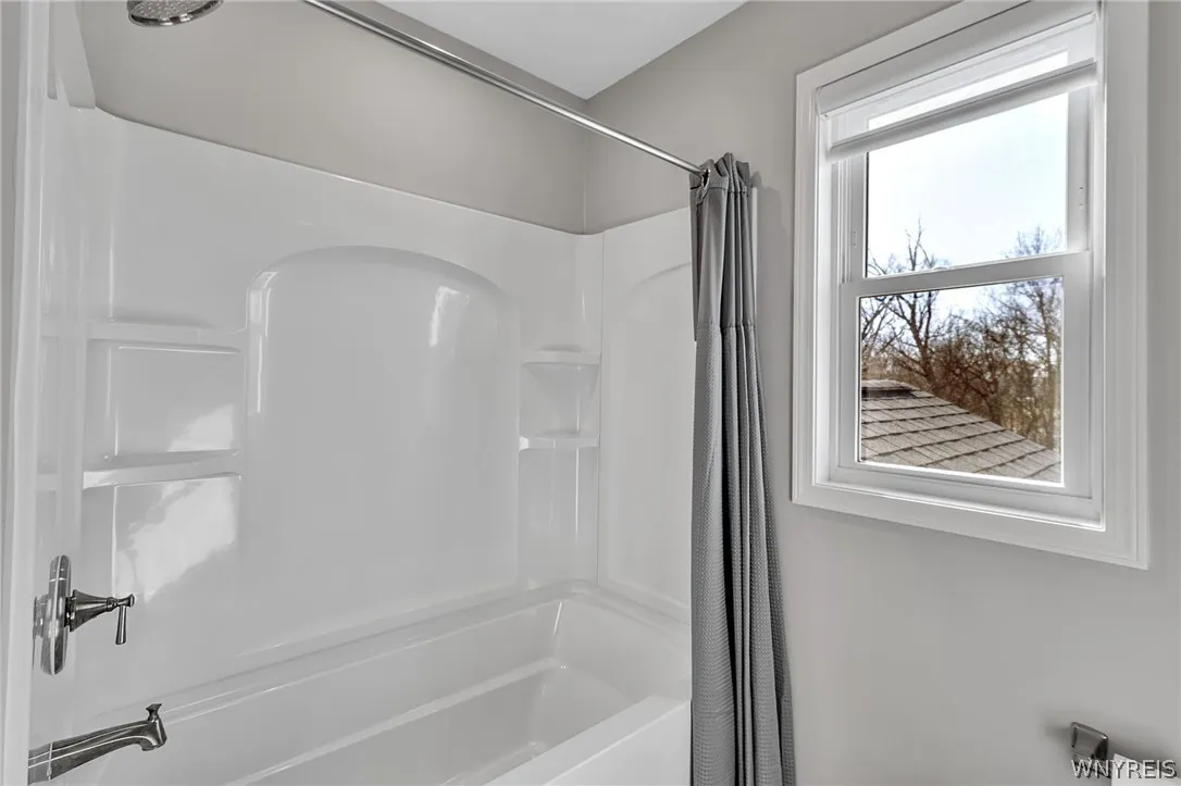 8961 Willyoungs Overlook, Clarence, New York 14031, Clarence, New York 14031, 4 Bedrooms Bedrooms, 8 Rooms Rooms,2 BathroomsBathrooms,Residential,For Sale,8961 Willyoungs Overlook, Clarence, New York 14031,0,B1666938