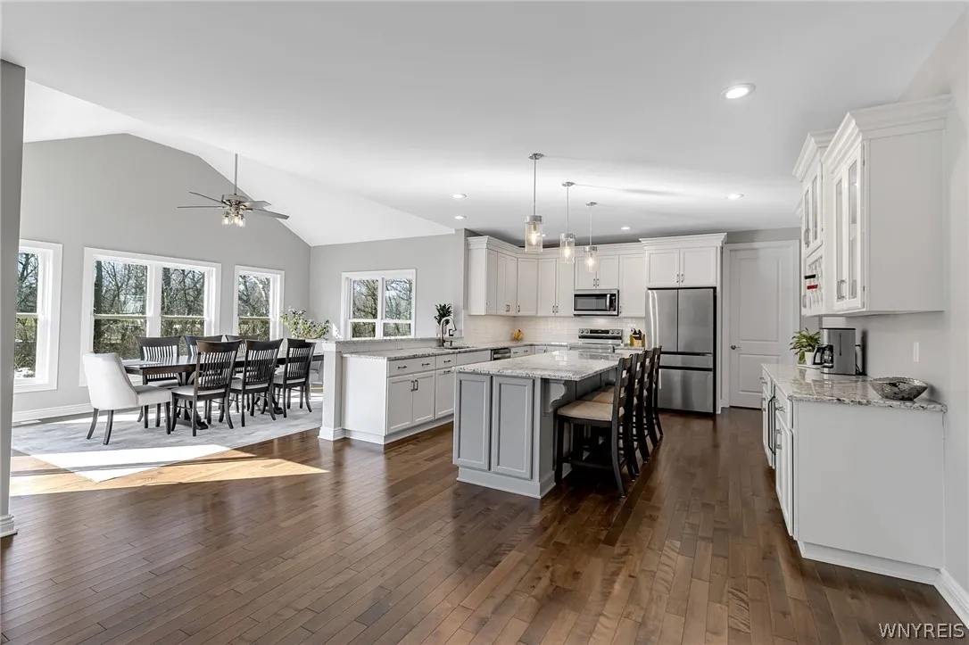 8961 Willyoungs Overlook, Clarence, New York 14031, Clarence, New York 14031, 4 Bedrooms Bedrooms, 8 Rooms Rooms,2 BathroomsBathrooms,Residential,For Sale,8961 Willyoungs Overlook, Clarence, New York 14031,0,B1666938