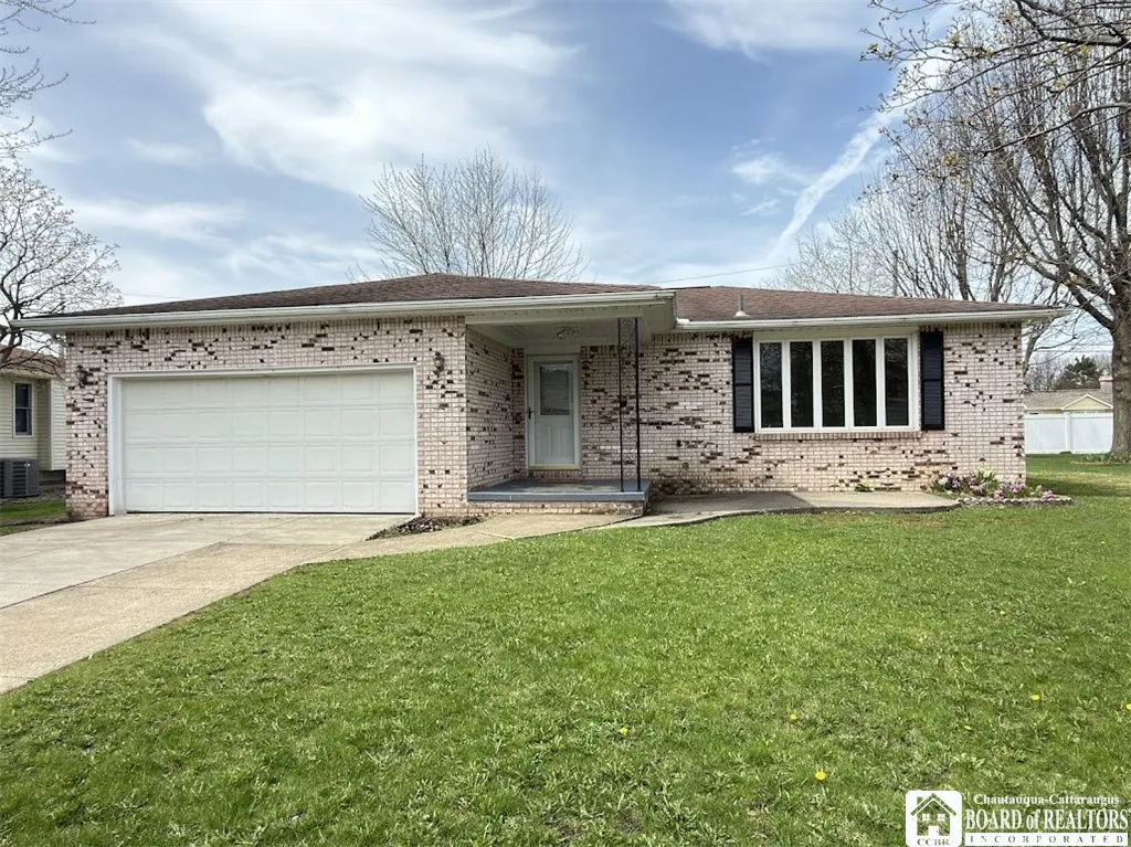 104 Bradwood Road, West Seneca, New York 14224, West Seneca, New York 14224, 3 Bedroom Bedrooms, 9 Room Rooms,2 BathroomBathrooms,Residential,Closed,104 Bradwood Road, West Seneca, New York 14224,0,R1667228