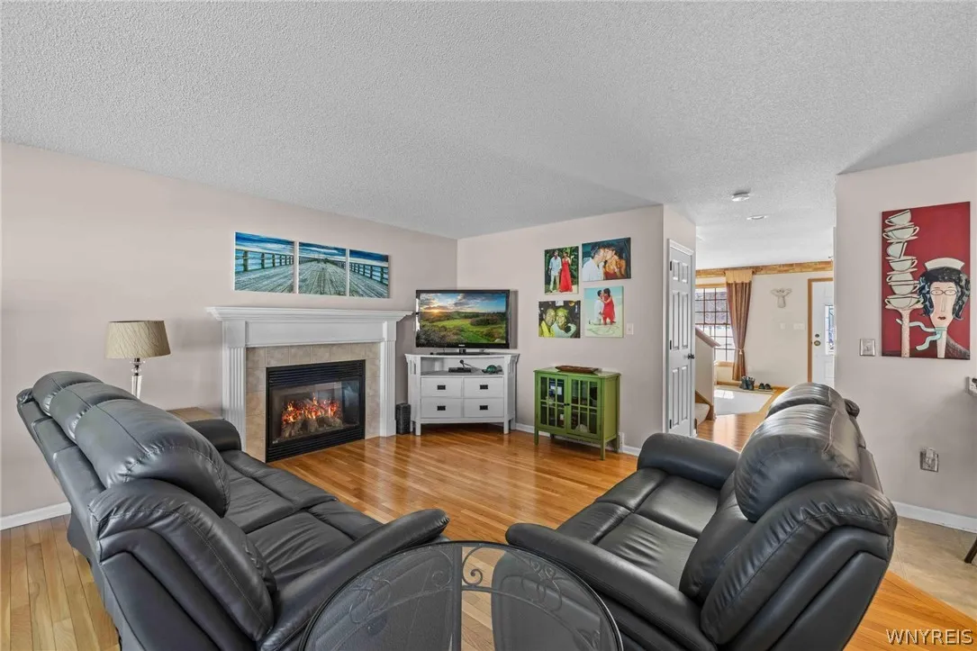 6521 White Oak, Hamburg, New York 14085, Hamburg, New York 14085, 4 Bedrooms Bedrooms, 7 Rooms Rooms,2 BathroomsBathrooms,Residential,For Sale,6521 White Oak, Hamburg, New York 14085,0,B1666257