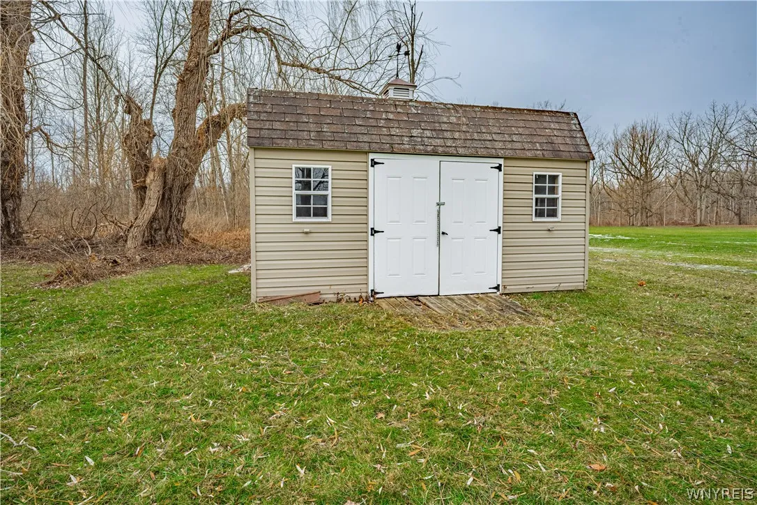 7330 Salt Road, Clarence, New York 14032, Clarence, New York 14032, 3 Bedrooms Bedrooms, 7 Rooms Rooms,1 BathroomBathrooms,Residential,For Sale,7330 Salt Road, Clarence, New York 14032,0,B1667371