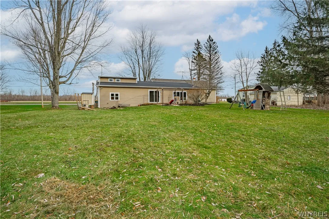 7330 Salt Road, Clarence, New York 14032, Clarence, New York 14032, 3 Bedrooms Bedrooms, 7 Rooms Rooms,1 BathroomBathrooms,Residential,For Sale,7330 Salt Road, Clarence, New York 14032,0,B1667371