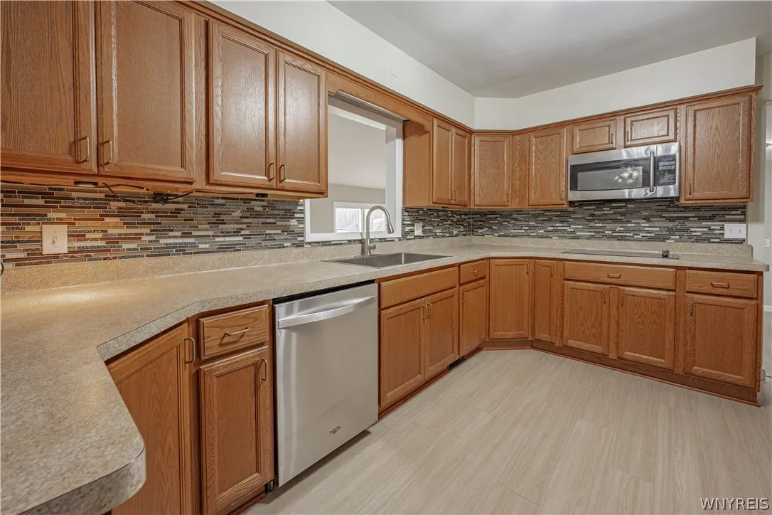 7330 Salt Road, Clarence, New York 14032, Clarence, New York 14032, 3 Bedrooms Bedrooms, 7 Rooms Rooms,1 BathroomBathrooms,Residential,For Sale,7330 Salt Road, Clarence, New York 14032,0,B1667371