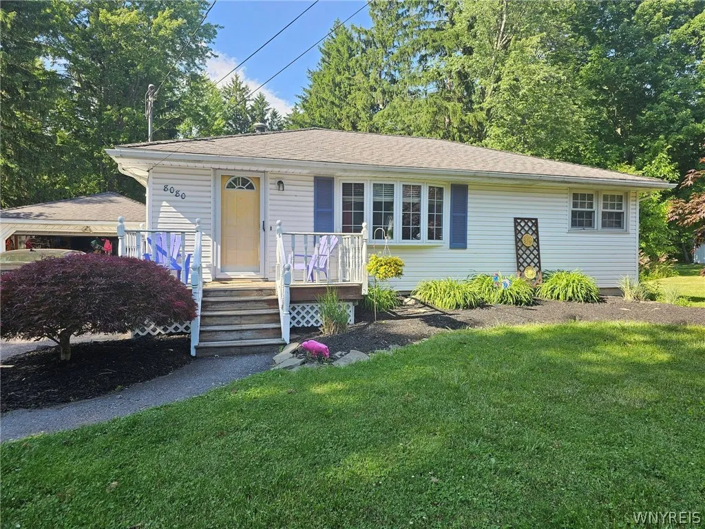 8080 Miles Road, Clarence, New York 14051, Clarence, New York 14051, 3 Bedrooms Bedrooms, 5 Rooms Rooms,1 BathroomBathrooms,Residential,Closed,8080 Miles Road, Clarence, New York 14051,0,B1667534