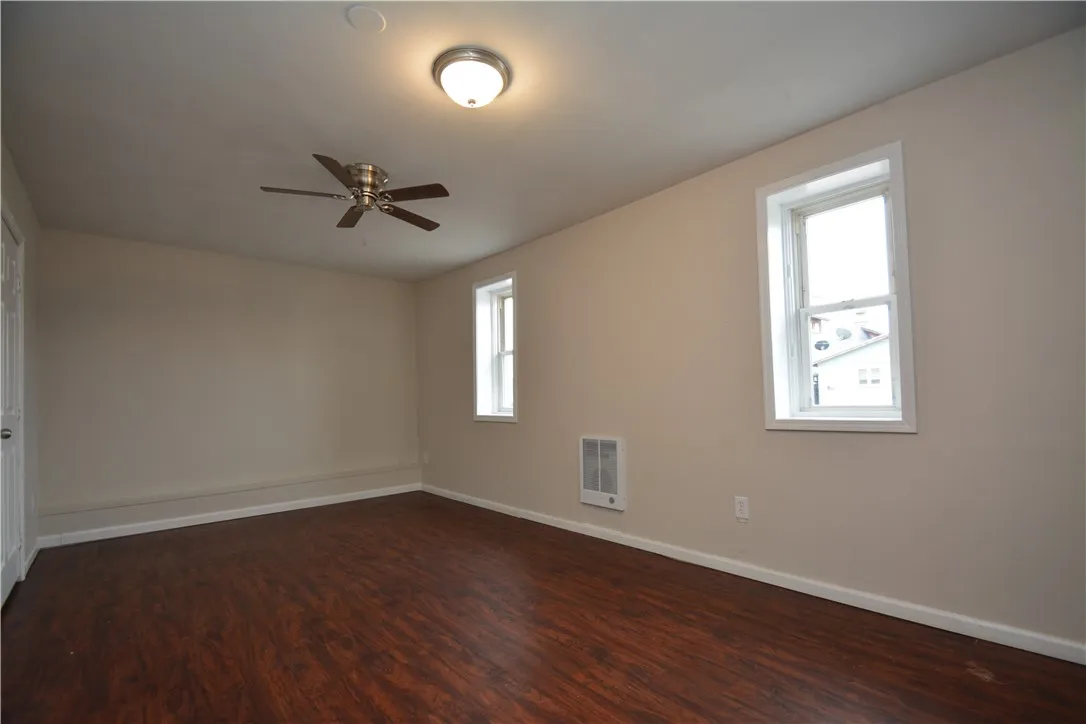 4395 Nine Mile Point Road, Perinton, New York 1445, Perinton, New York 14450, 1 Bedroom Bedrooms, 3 Rooms Rooms,1 BathroomBathrooms,Residential Lease,For Rent,4395 Nine Mile Point Road, Perinton, New York 1445,0,R1667490