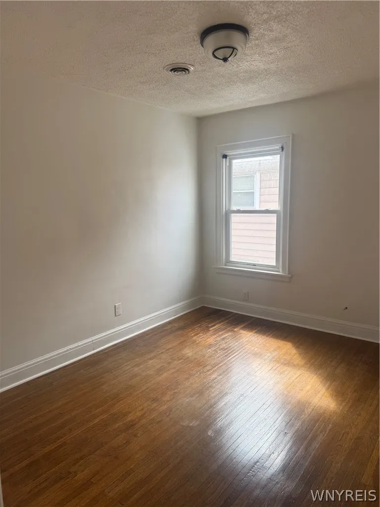 80 Delaware Road, Tonawanda, New York 14217, Tonawanda, New York 14217, 3 Bedrooms Bedrooms, 8 Rooms Rooms,1 BathroomBathrooms,Residential Lease,For Rent,80 Delaware Road, Tonawanda, New York 14217,0,B1667723