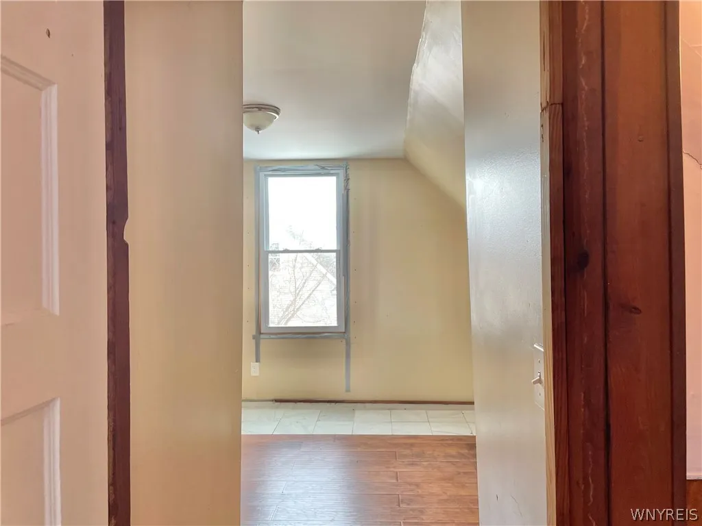 463 East Street, Buffalo, New York 14207, Buffalo, New York 14207, 4 Bedrooms Bedrooms, 9 Rooms Rooms,1 BathroomBathrooms,Residential,For Sale,463 East Street, Buffalo, New York 14207,0,B1667755