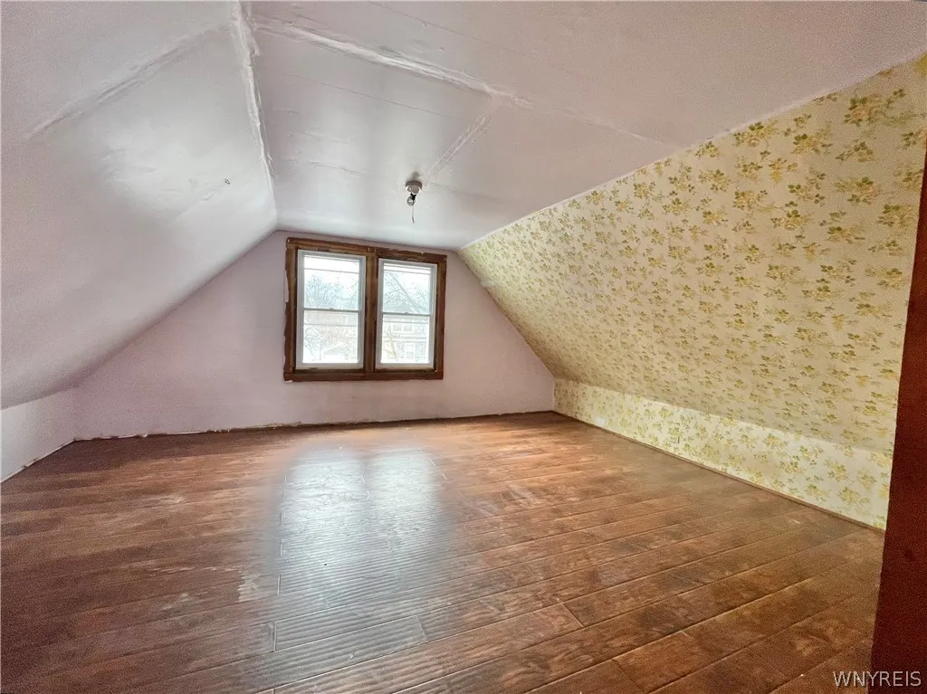 463 East Street, Buffalo, New York 14207, Buffalo, New York 14207, 4 Bedrooms Bedrooms, 9 Rooms Rooms,1 BathroomBathrooms,Residential,For Sale,463 East Street, Buffalo, New York 14207,0,B1667755