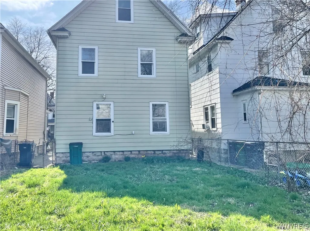 463 East Street, Buffalo, New York 14207, Buffalo, New York 14207, 4 Bedrooms Bedrooms, 9 Rooms Rooms,1 BathroomBathrooms,Residential,For Sale,463 East Street, Buffalo, New York 14207,0,B1667755